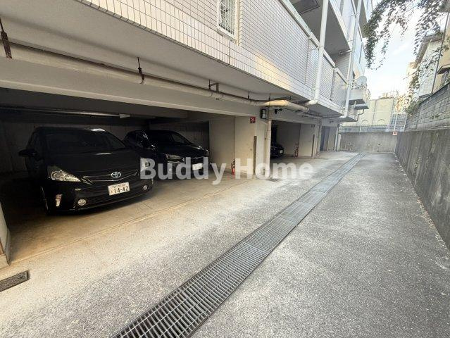 リトルウッドの駐車場