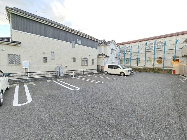 サンフィオーレの駐車場|ロビー