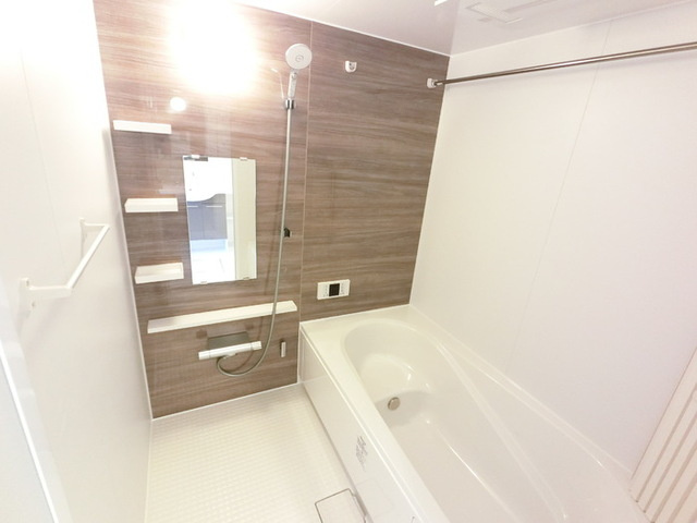 セッティエーム高崎Ａの浴室|浴室乾燥機付き１坪バスです。