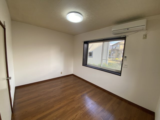 パレスウエストの洋室