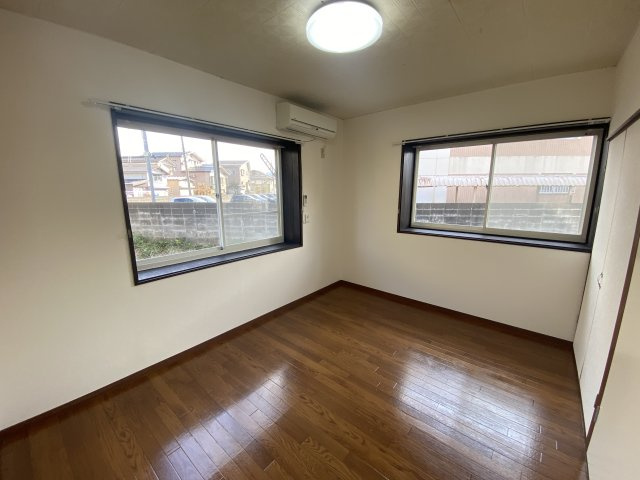 パレスウエストの洋室