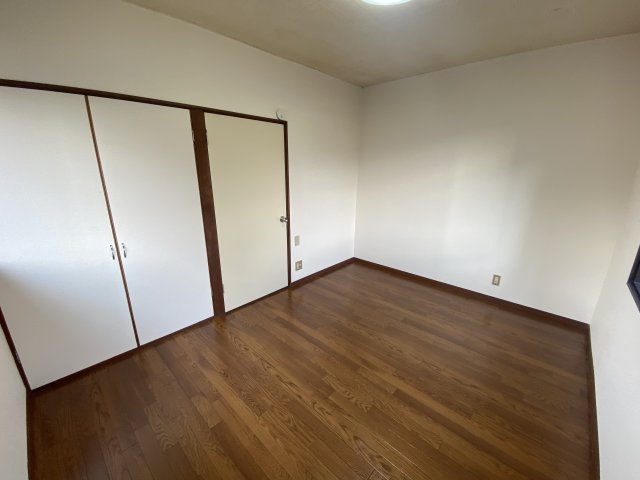 パレスウエストの洋室