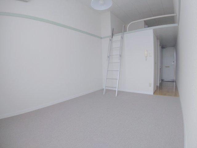 レオパレス椿の居間・リビング