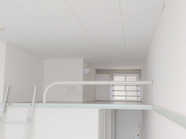 レオパレス椿の寝室