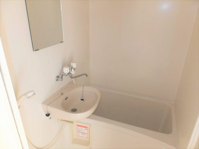 レオパレス椿の浴室