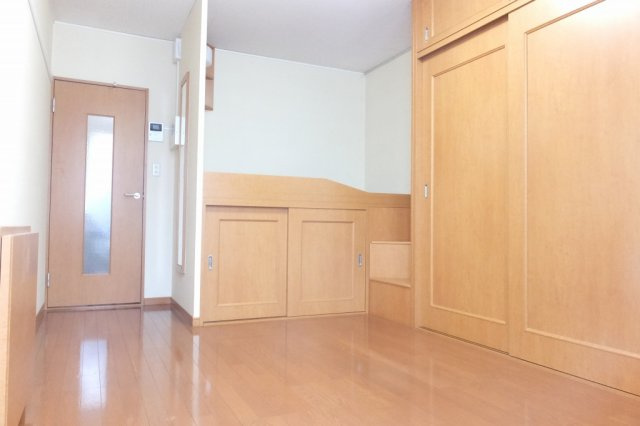 レオパレスグランドールの居間・リビング