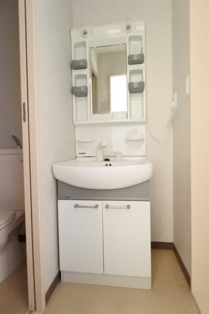 リリックコートWisteriaの洗面所