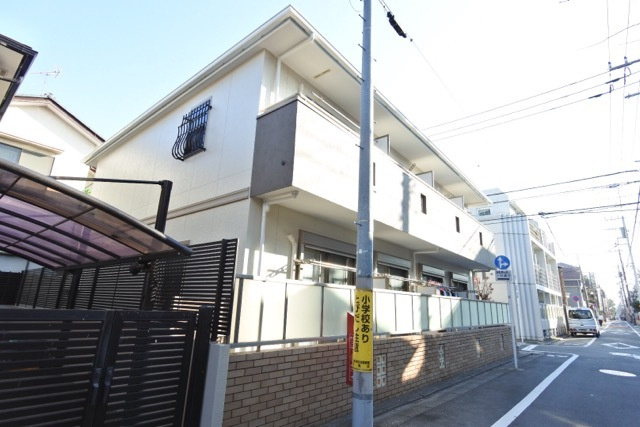 リリックコートWisteriaの外観