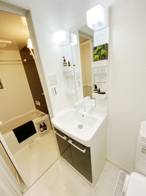 ★★身支度便利な独立洗面台★★