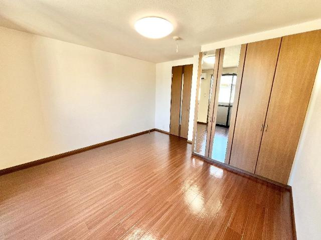 パームヒルズの内装|洋室