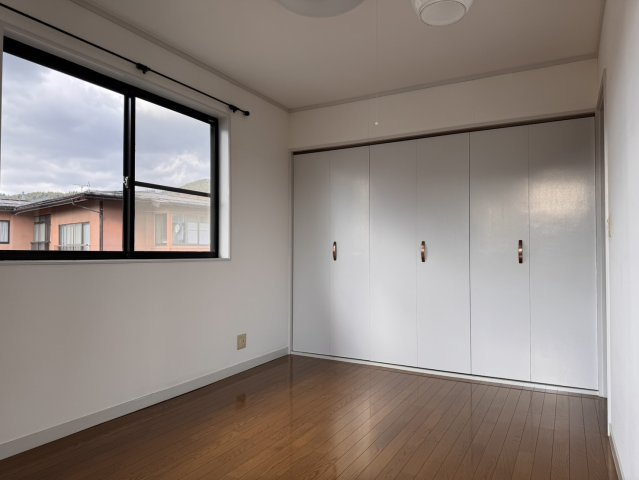 【洋室】 | 車庫付き既存住宅　南陽市宮内