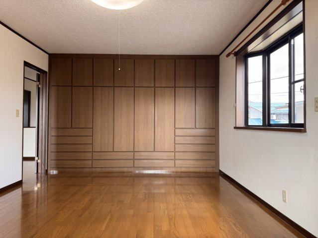 【洋室】 | 車庫付き既存住宅　南陽市宮内