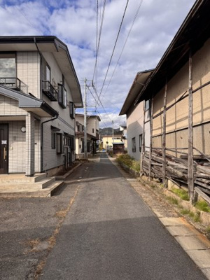 【前面道路含む現地写真】 | 車庫付き既存住宅　南陽市宮内
