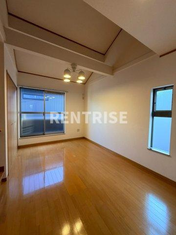 APERIRE A棟の居間・リビング