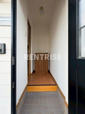 DUPLEX 国王37の玄関