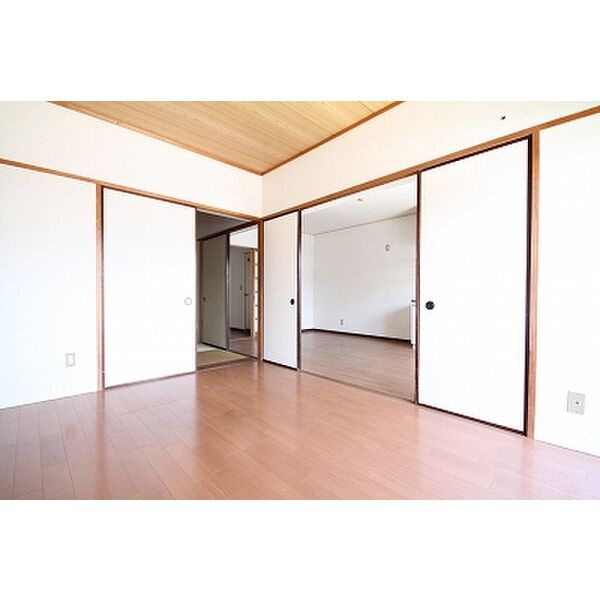 ハイツ小正Bの寝室