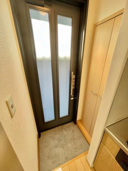 ダインハウス駒沢公園の玄関