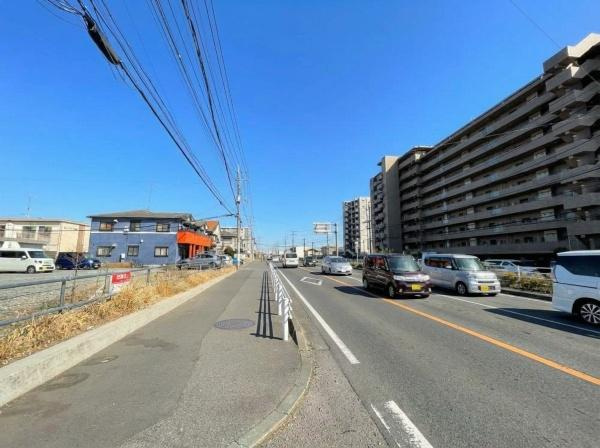 【前面道路含む現地写真】 | 守谷市松並（中央1丁目隣接）南西角地 | 南側公道