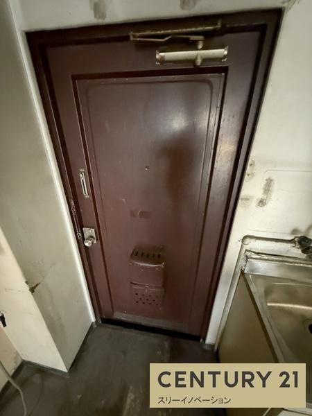 アドネスビルの玄関