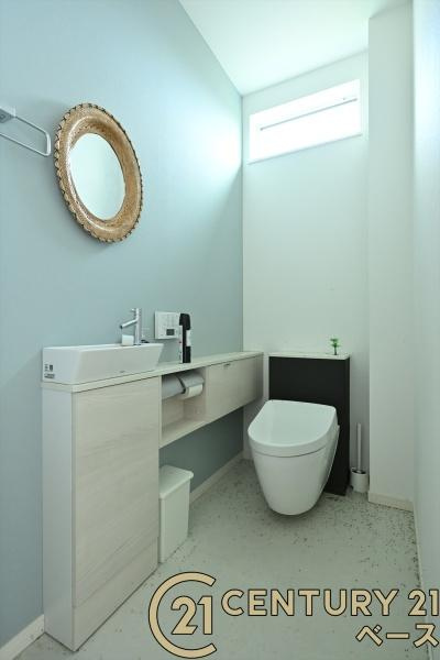 大和高田市曽大根１丁目　一戸建のトイレ