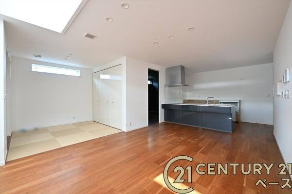 大和高田市曽大根１丁目　一戸建の居間・リビング