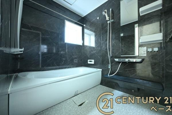 大和高田市曽大根１丁目　一戸建の浴室