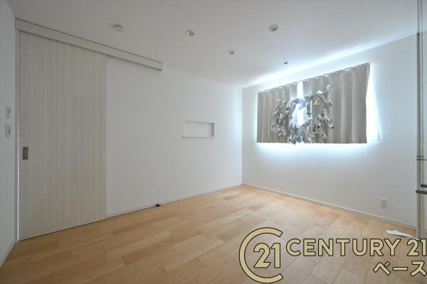 大和高田市曽大根１丁目　一戸建の洋室