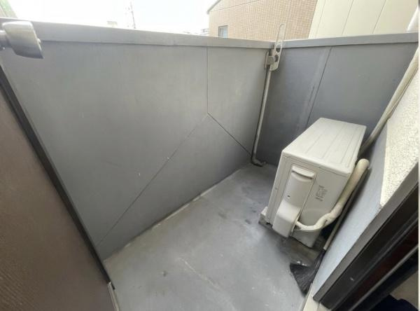 【バルコニー】 | 門真市大池町　中古戸建 | こちらの画像は、AIを用いて家具を消しております。