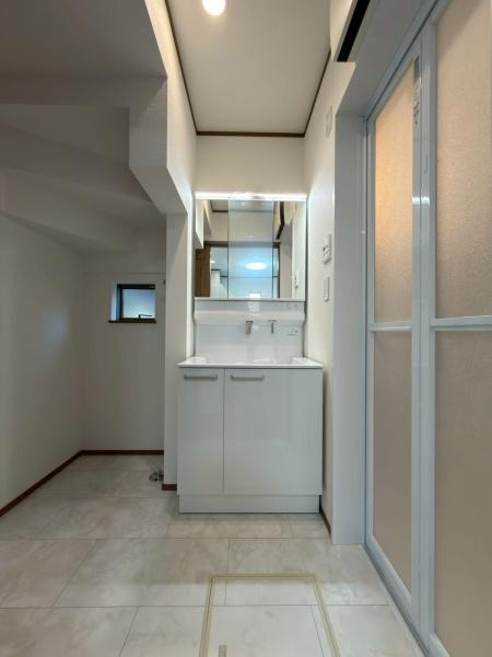 川崎市宮前区東有馬３丁目の新築一戸建の独立洗面台|シンプルに使いやすさが考えられた洗面台ですね。