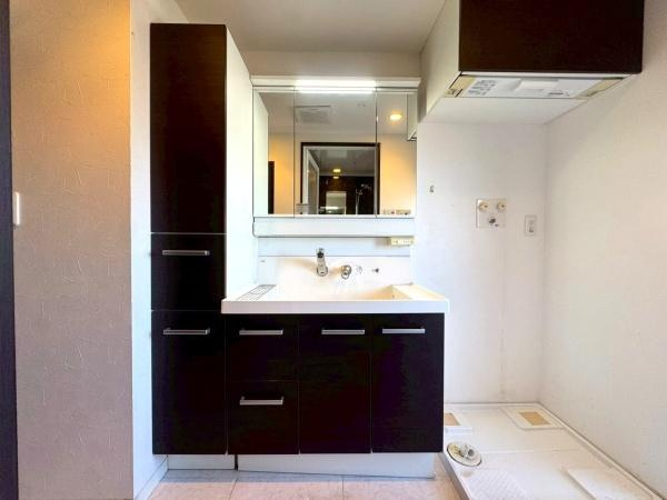 ライオンズマンション下永谷の独立洗面台|洗面室です。スペースはございますので棚など造作しても良いと思います。