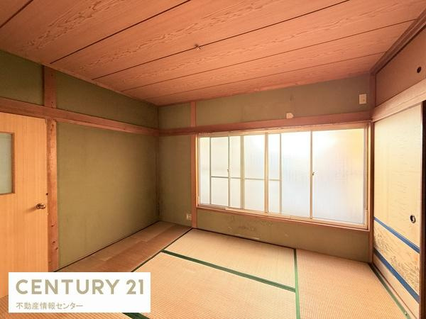 【和室】 | 西九条一丁目　中古戸建 | リフォームしがいのあるお部屋です！一から好きなようにプランニングできます。