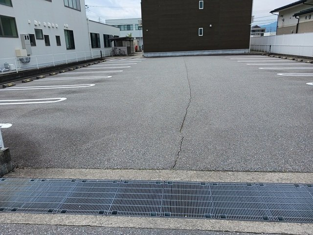 ジェントリーの駐車場|車をお持ちの方に嬉しい駐車場付きの物件です