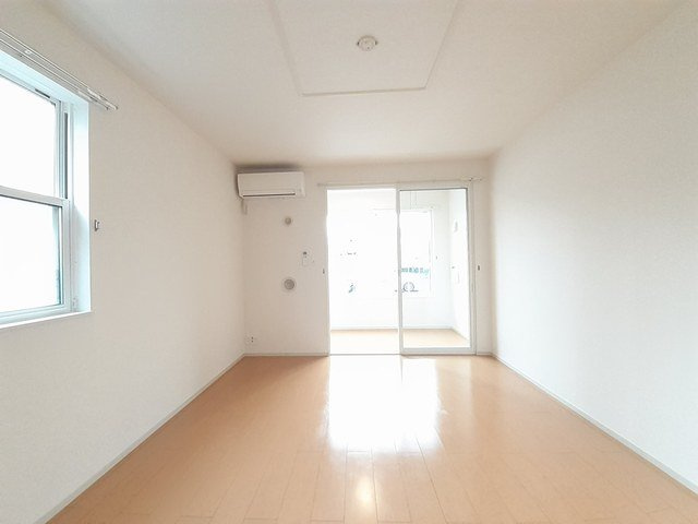 ルミエールの居間・リビング|ゆったり過ごせる居間です