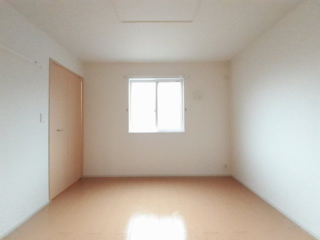 ルミエールの内装|明るい室内です