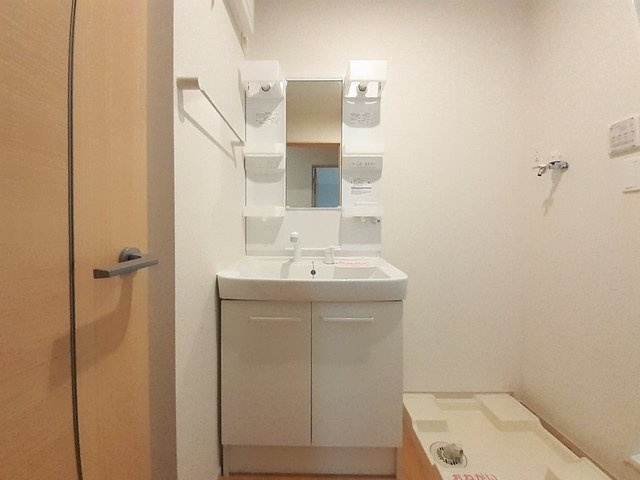 ルミエールの洗面所|脱衣スペースもあります