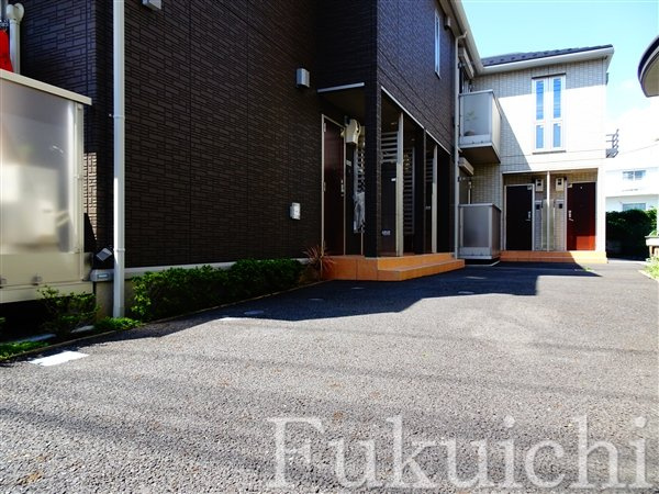 House祐天寺のエントランス