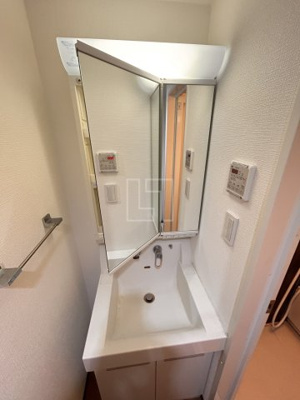 【洗面所】 | エスライズ本町東 | エスライズ本町東　独立洗面化粧台