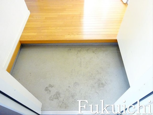 フォーレスト八雲の玄関