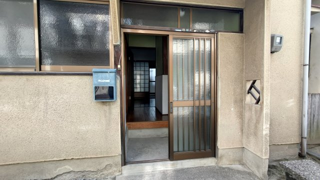 城南町1丁目貸家のエントランス