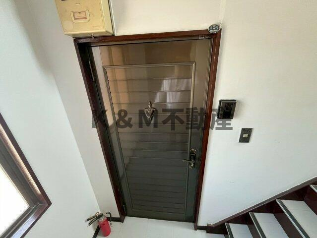 ＮＫビルの玄関|収納もある玄関です