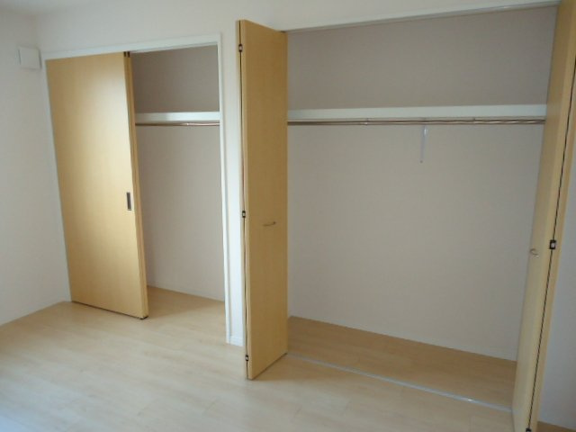 【収納】 | サンバレーヒルズ | 洋室収納