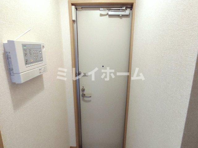 クローバーハイツの玄関