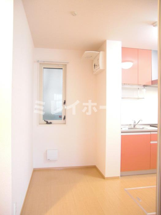 クローバーハイツの居間・リビング