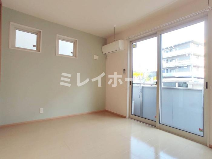 クローバーハイツの居間・リビング