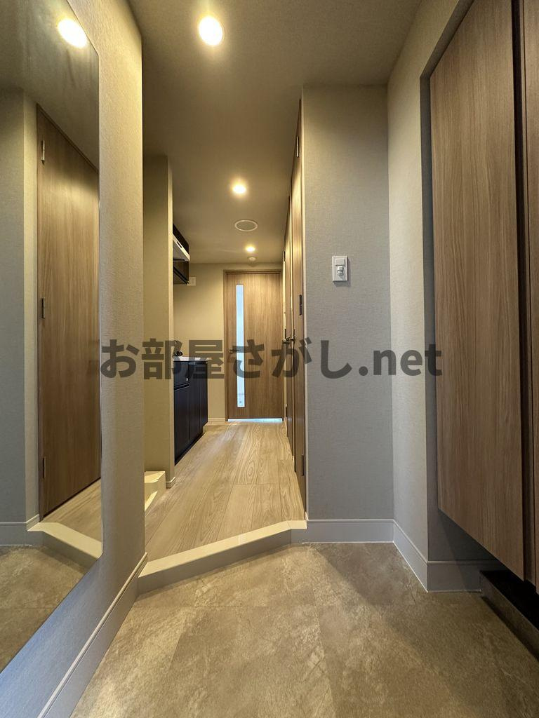 コンシェリア東京 ＜ＨＩＧＡＳＨＩＪＵＪＯ ＲＥＳＩＤＥＮＣＥ＞の玄関