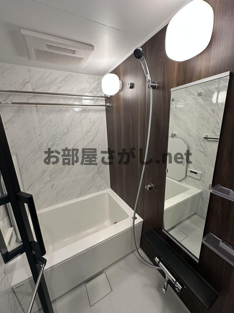 コンシェリア東京 ＜ＨＩＧＡＳＨＩＪＵＪＯ ＲＥＳＩＤＥＮＣＥ＞の浴室
