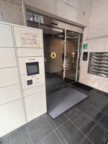 プラザ・ラ・ポールのエントランス