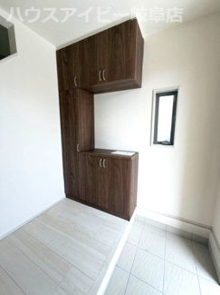 【玄関】 | 北方町加茂新築建売全2棟！ウォークインクローゼット3か所！収納豊富なお家！最寄り駅まで徒歩10分！ | 北方町加茂新築建売全2棟！ウォークインクローゼット3か所！収納豊富なお家！最寄り駅まで徒歩10分！