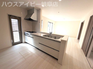 【キッチン】 | 北方町加茂新築建売全2棟！ウォークインクローゼット3か所！収納豊富なお家！最寄り駅まで徒歩10分！ | 北方町加茂新築建売全2棟！ウォークインクローゼット3か所！収納豊富なお家！最寄り駅まで徒歩10分！