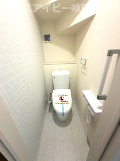 【トイレ】 | 北方町加茂新築建売全2棟！ウォークインクローゼット3か所！収納豊富なお家！最寄り駅まで徒歩10分！ | 北方町加茂新築建売全2棟！ウォークインクローゼット3か所！収納豊富なお家！最寄り駅まで徒歩10分！